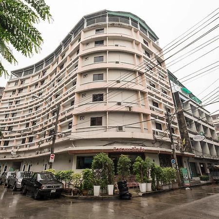 New Suanmali Hotel Bangkok Extérieur photo