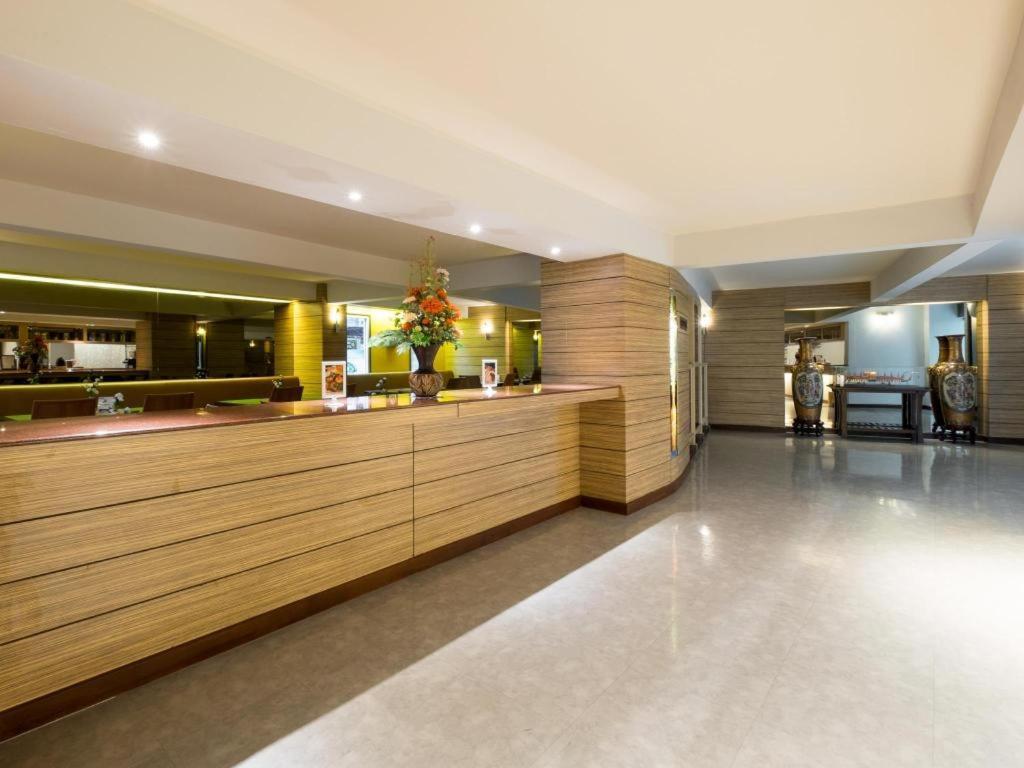 New Suanmali Hotel Bangkok Extérieur photo