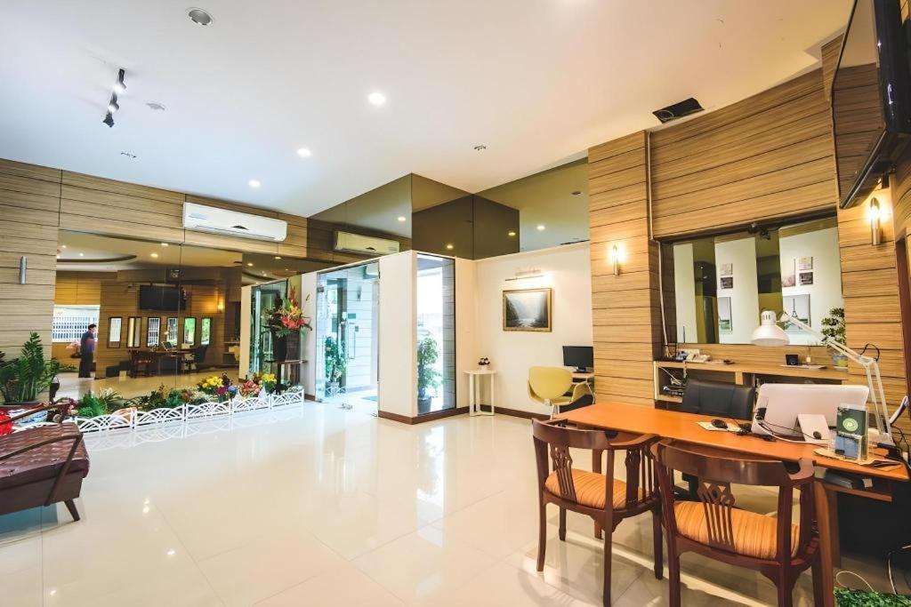 New Suanmali Hotel Bangkok Extérieur photo