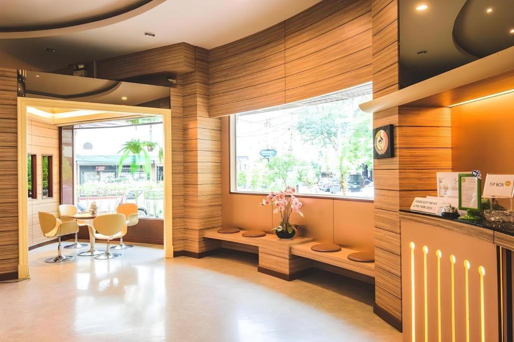 New Suanmali Hotel Bangkok Extérieur photo