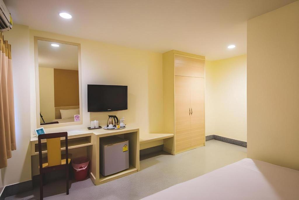 New Suanmali Hotel Bangkok Extérieur photo