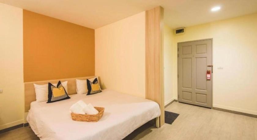 New Suanmali Hotel Bangkok Extérieur photo