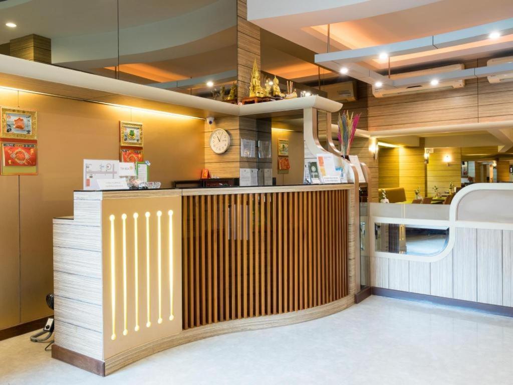 New Suanmali Hotel Bangkok Extérieur photo